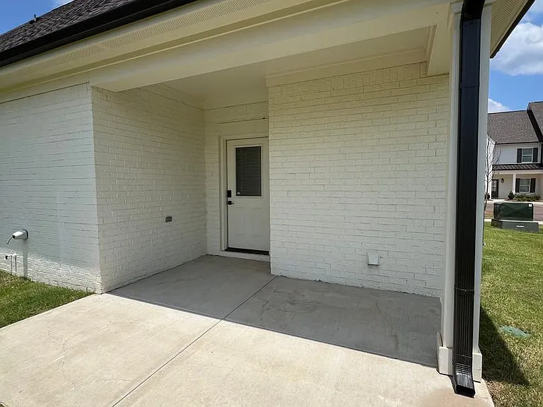 662 Cottage Grove Cir — Photo 16