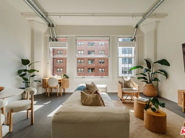 939 S Broadway #404, Los Angeles, CA 90015