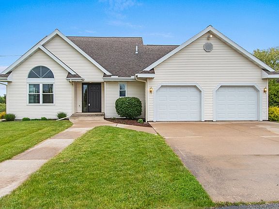 3rd image of 4809 Bluff Dr