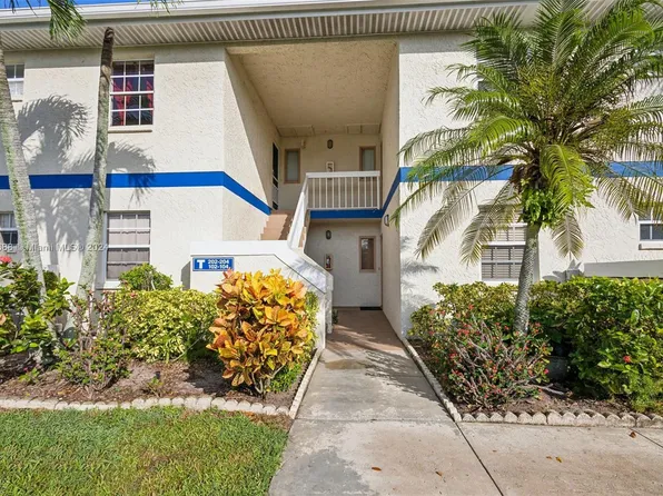 1507 SE Royal Green Cir #102, Port Saint Lucie, FL 34952