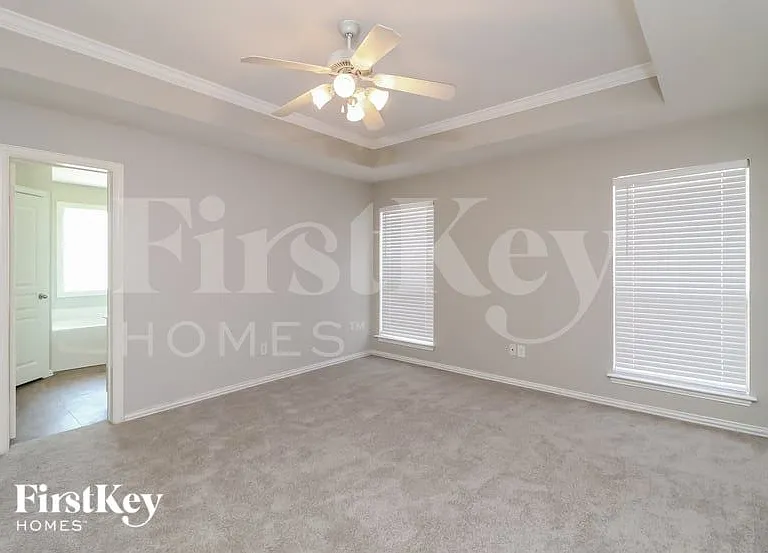 911 Joshua Dr — Photo 8