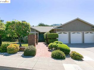 6102 Viewcrest Dr, Oakland, CA