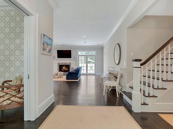 3rd image of 2 Wood Ln