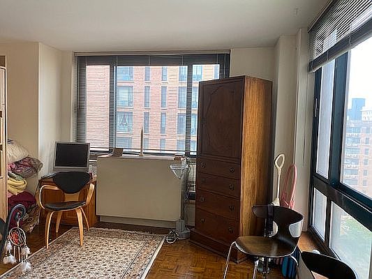 5th image of 1 Irving Pl APT G16g