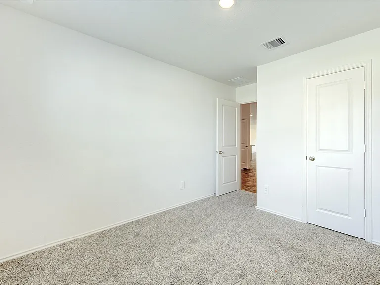 4306 Zeke Estates Ln — Photo 5