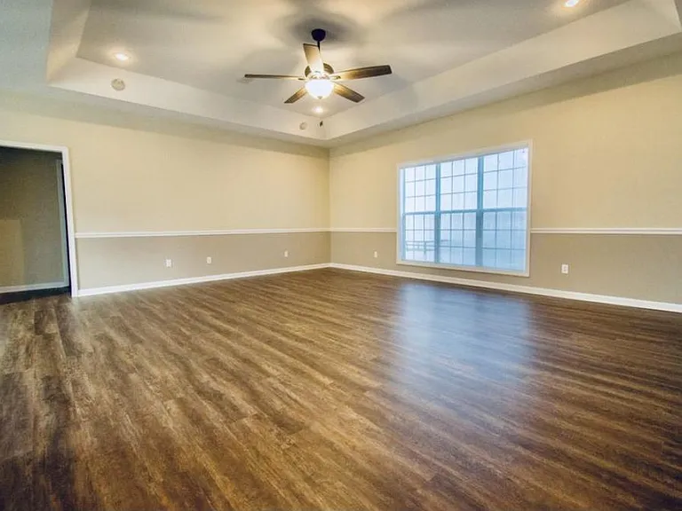 210 Wakefield Way — Photo 3