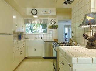 5143 Crown Ave, La Canada Flintridge, CA 91011