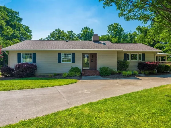 105 Norman Ln, Oak Ridge, TN 37830