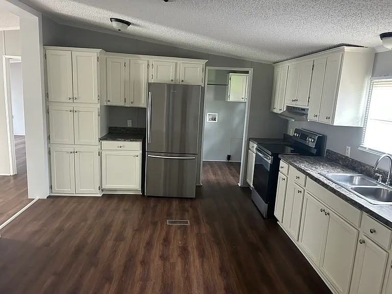 7210 April Dr — Photo 6
