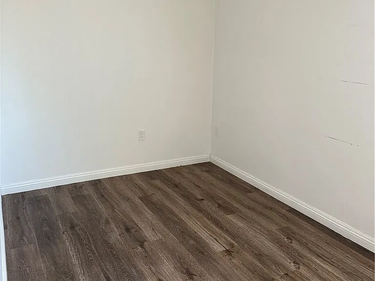 5828 1/2 N Vista St — Photo 2