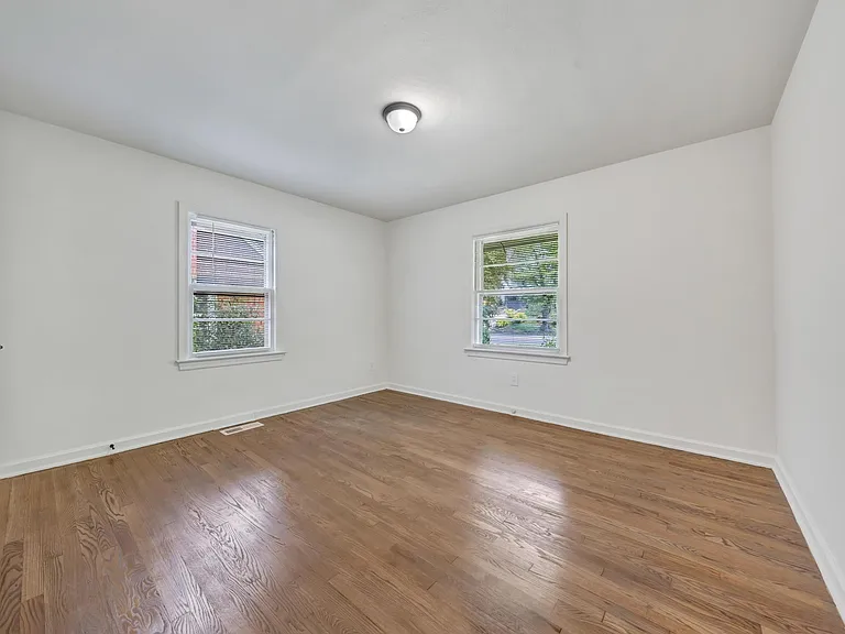 1523 Main St SW — Photo 11