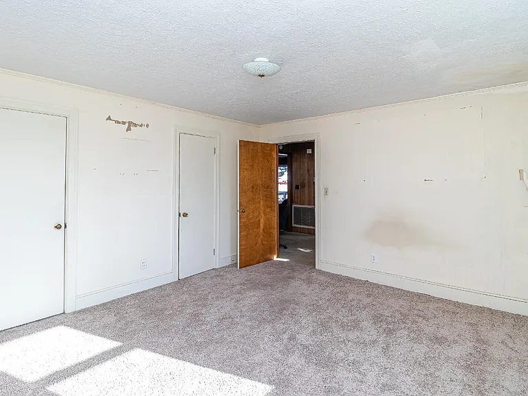 1296 Country Club Rd — Photo 17