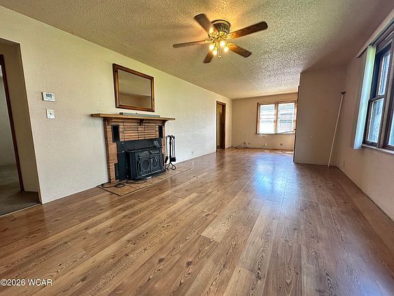 2nd image of 677 W Grand Ave