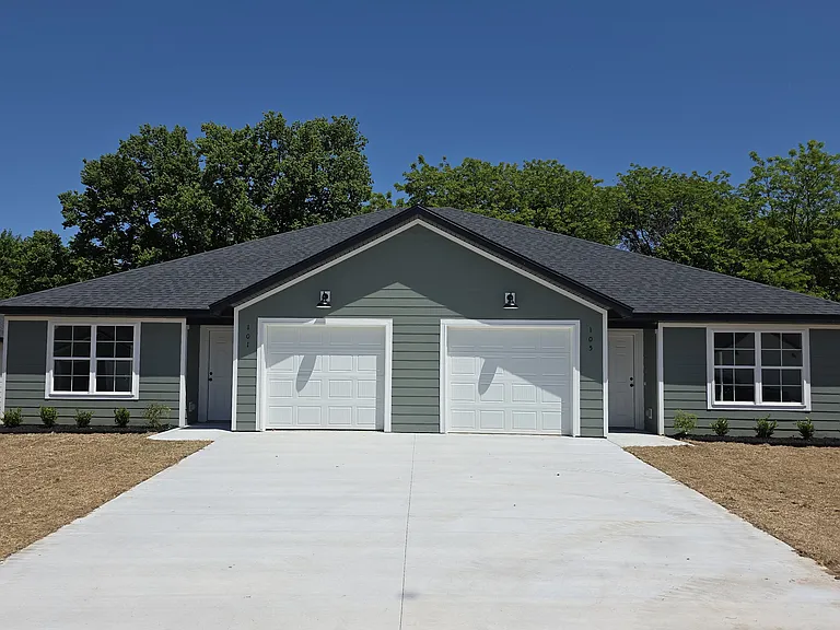 101 W Rainsong St — Photo 1