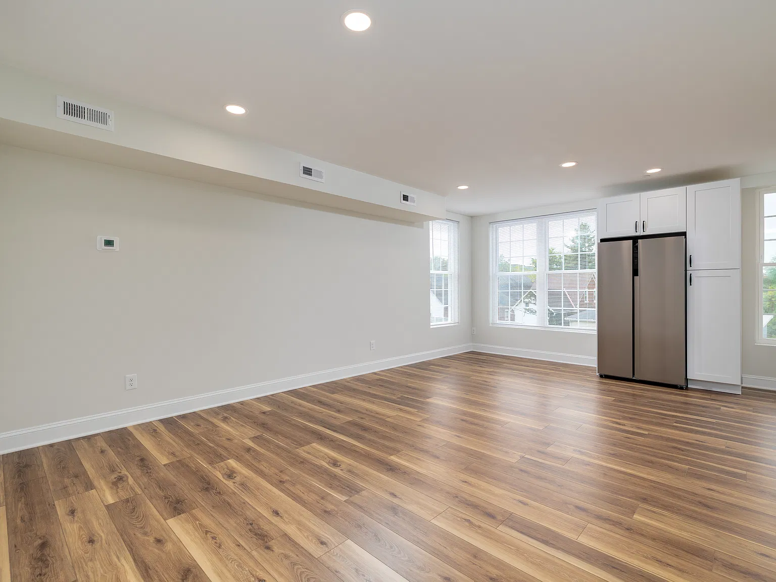 1 bed, 820 sqft, $2,000 — Photo 4