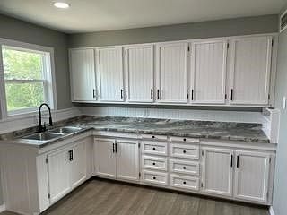 4th image of 2316 Glenwood Dr