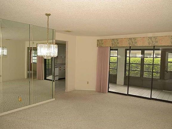 4th image of 1805 Atrium Dr