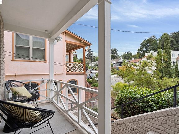 3rd image of 637 Boulevard Way