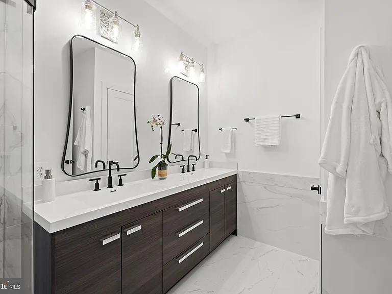 8609 Woodbrook Ln — Photo 26