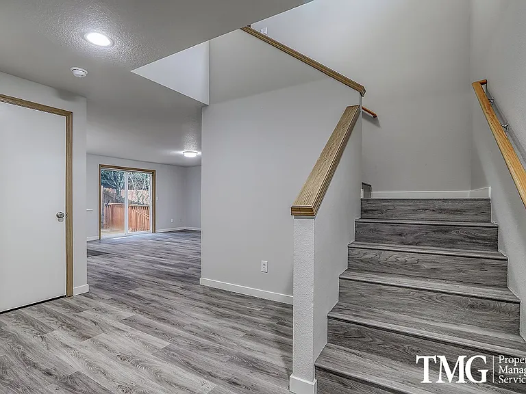 3708 NE 98th St — Photo 16
