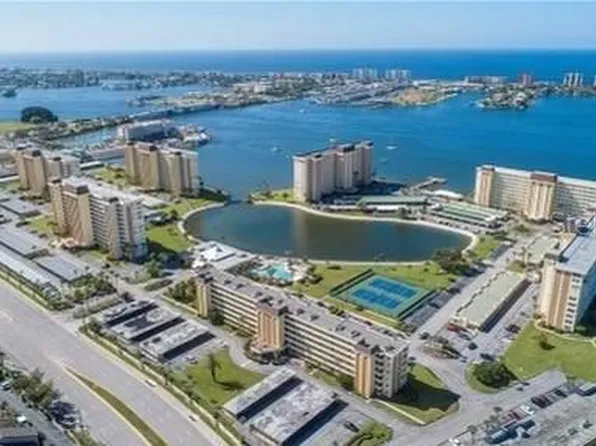 4650 Cove Cir APT 402, Saint Petersburg, FL 33708