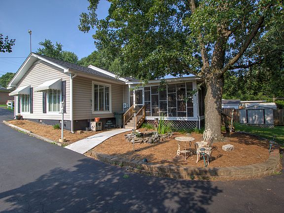 2nd image of 1208 Norman Dr