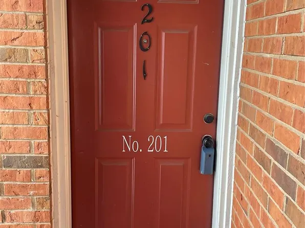 1982 Greenpoint Dr APT 201, Saint Louis, MO 63122