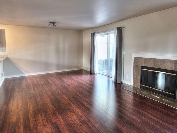 5th image of 3046 128th Ave SE Unit 33