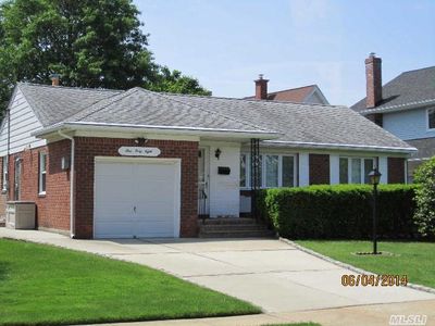 148 South St, New Hyde Park, NY, 11040