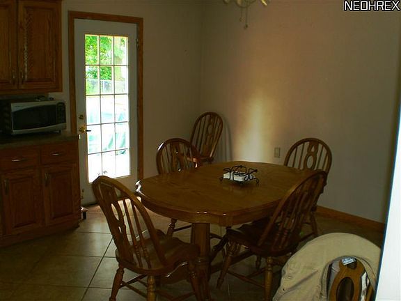 3rd image of 325 Mansell Dr