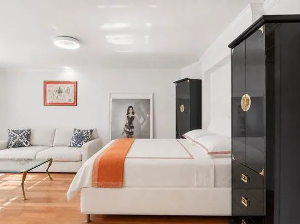 100 Bank St APT 1F, New York, NY 10014