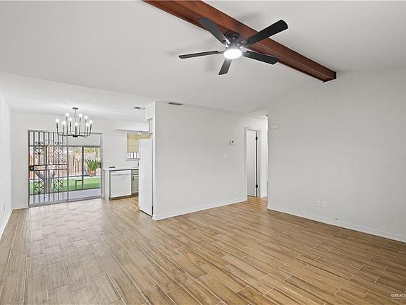 2nd image of 1425 Evergreen Ave