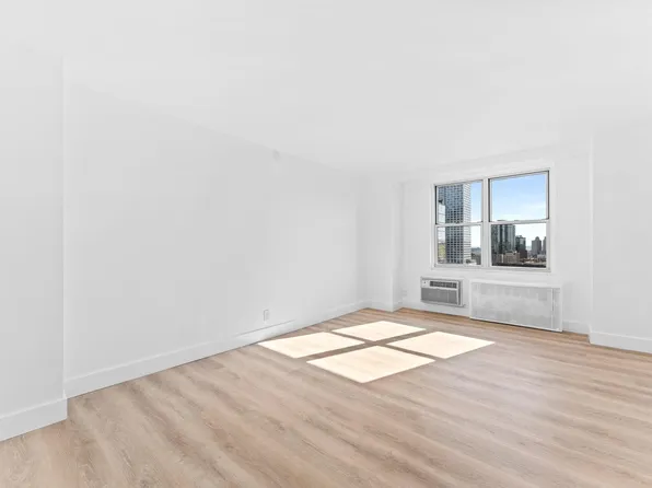 10 Huron Avenue image 16 of 33