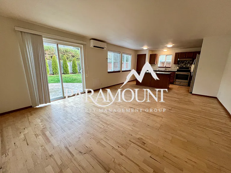 2261 SE Abernathy Ct — Photo 3
