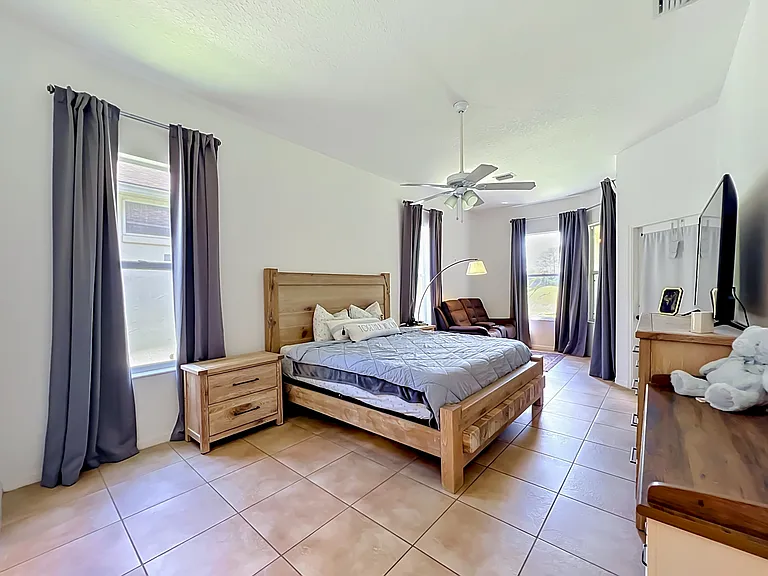 2125 Emerald Green Cir — Photo 36