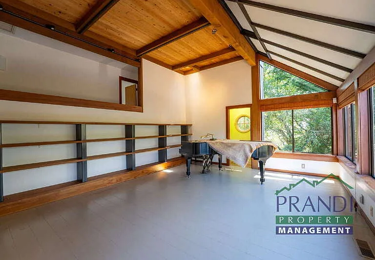 377 Summit Ave — Photo 7