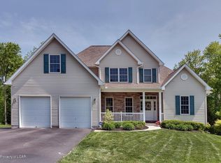 252 Pennbrook Ln, Dallas, PA 18612