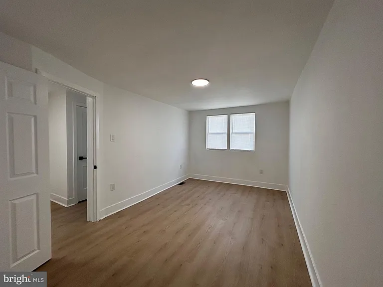 8033 Williams Ave — Photo 14