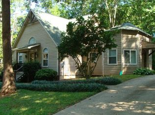 699 Robin Dr, Seneca, SC 29678