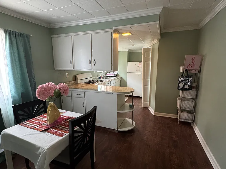 557 Emerson Dr — Photo 7