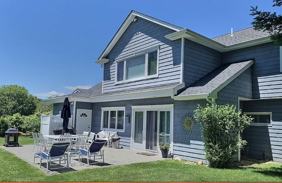 18 Fairview Ave