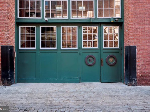 130 N Bread St #310, Philadelphia, PA 19106