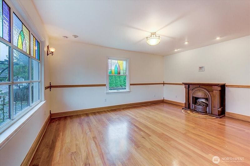 3rd image of 1313 Washington Street