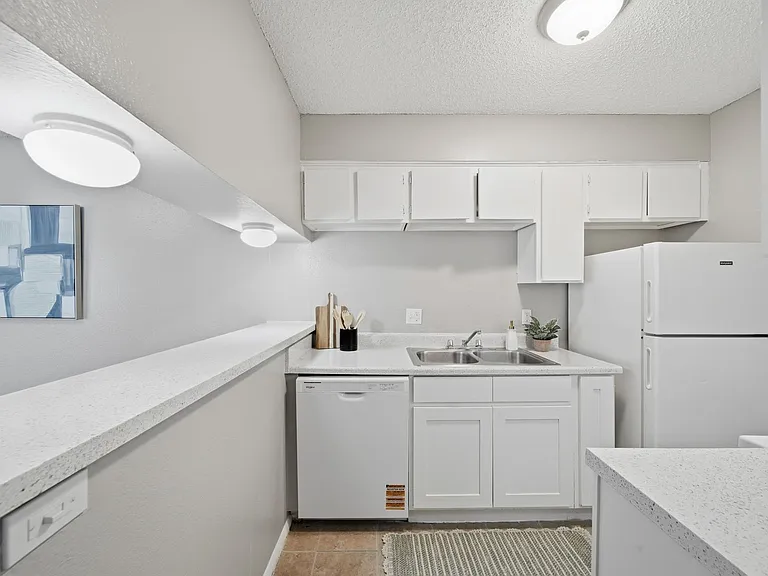 Cedar Park Apartments — Photo 12