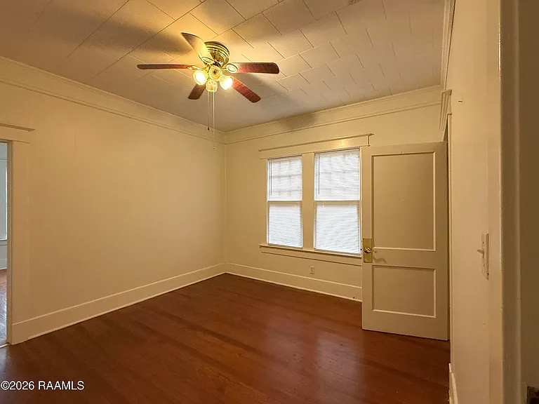 213 General Gardner Ave — Photo 9