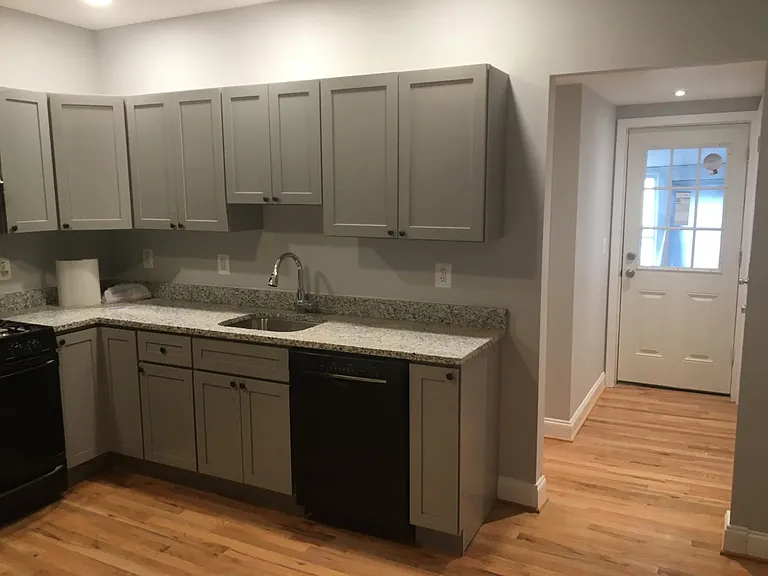 3804 Falls Rd — Photo 1