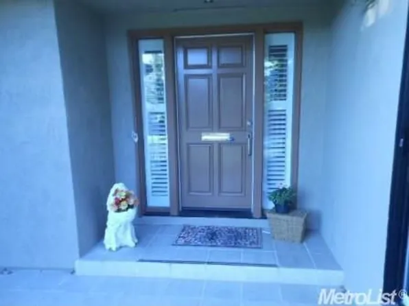 208 Gramercy Park Dr, Lodi, CA 95242