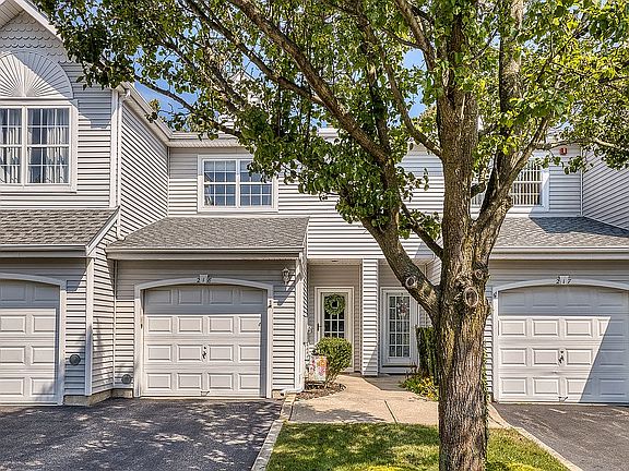2nd image of 218 Windward Ct N