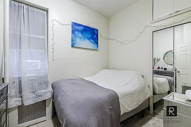 Rented by R New York