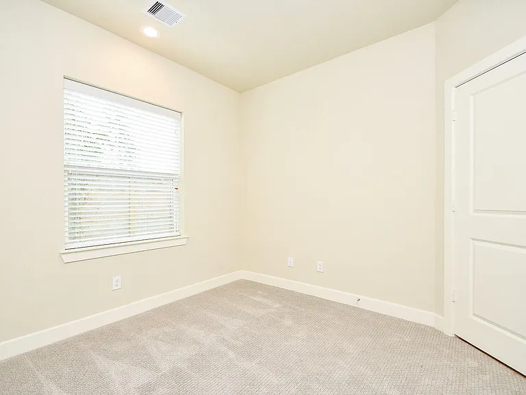 2307 Warhol Way — Photo 5